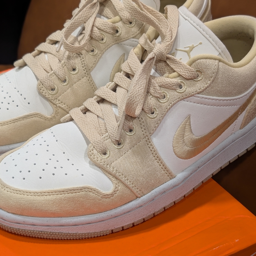 Nike Air Jordan 1 Low White & Beige